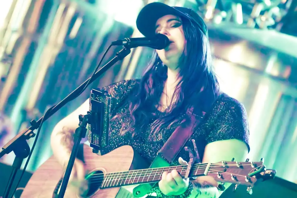 Musician Aly Dyg on stage